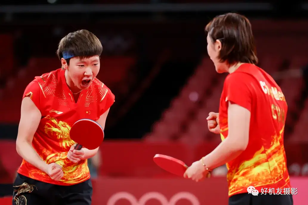 成都蓉城在中超和足协杯表现不佳，古尔芬克尔可能离队，周定洋面临续约问题，俱乐部需补强阵容。