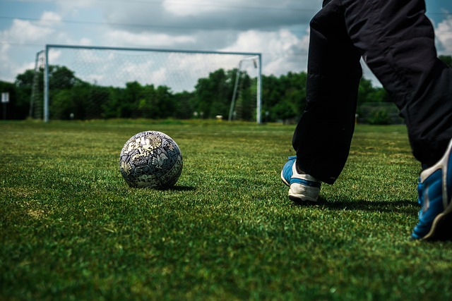 西甲裁判罚下昔日名哨，后者曾执法当年的米兰利物浦欧冠决赛